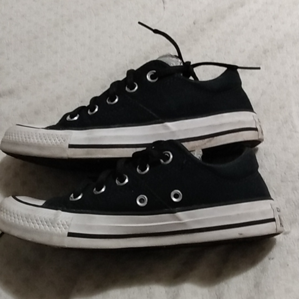 Converse black and silver tennies - Picture 6 of 9